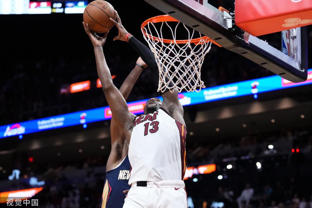 以微弱差距 以微弱差距